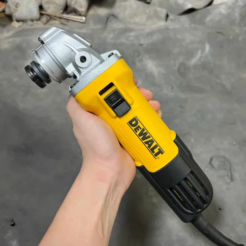 Máy mài góc cầm tay dùng pin Dewalt DWE750S-B1(Công tắc hông)