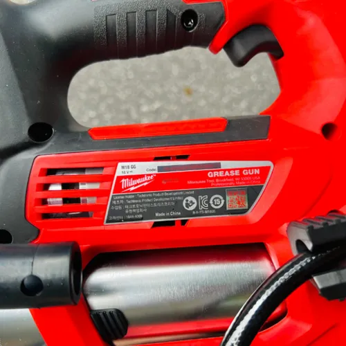 Máy tra mỡ Milwaukee M18 GG-0
