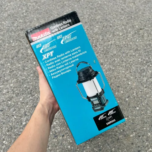 Radio kết hợp đèn lồng dùng pin Makita DMR055