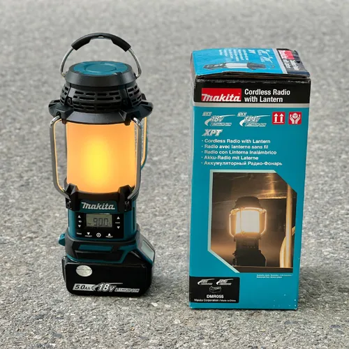 Radio kết hợp đèn lồng dùng pin Makita DMR055