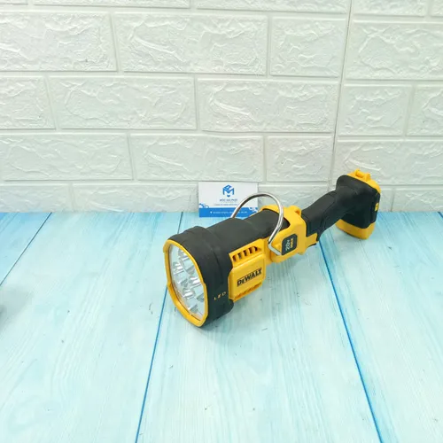Đèn pin Dewalt DCL043 ( hàng USA )