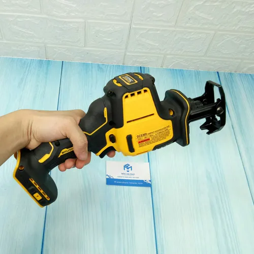 Máy cưa kiếm dùng pin Dewalt 20v DCS369