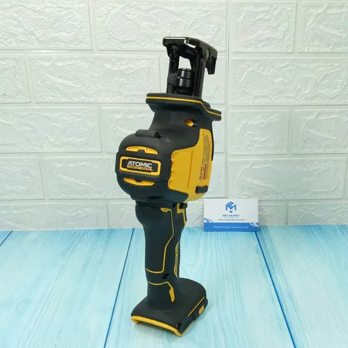 Máy cưa kiếm dùng pin Dewalt 20v DCS369
