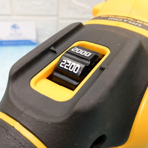 Máy đánh bóng pin DeWalt DCM849
