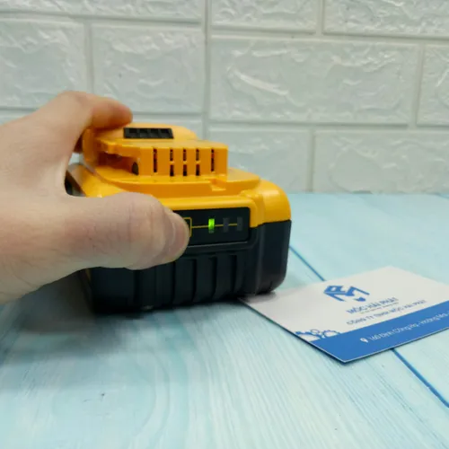 PIN DEWALT 18V – 4Ah XR lion