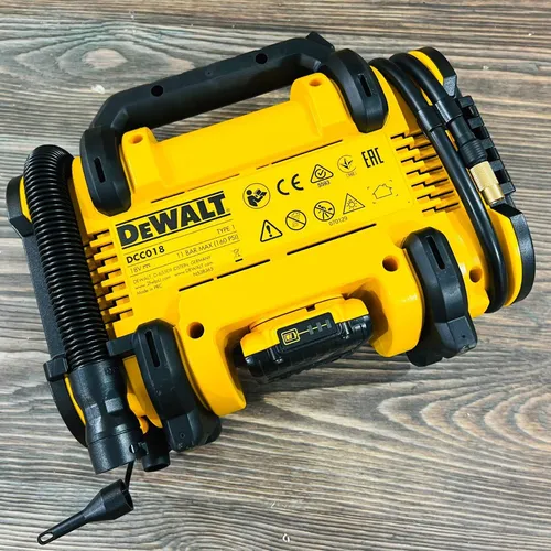 Máy bơm hơi Dewalt DCC018N-XJ