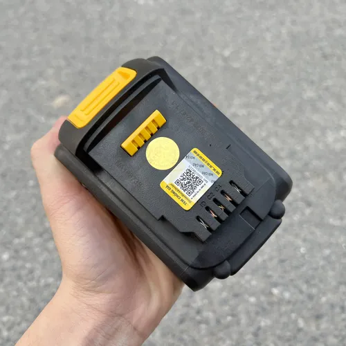 Pin 5A Dewalt 20V lithium ion DCB184G chống dầu