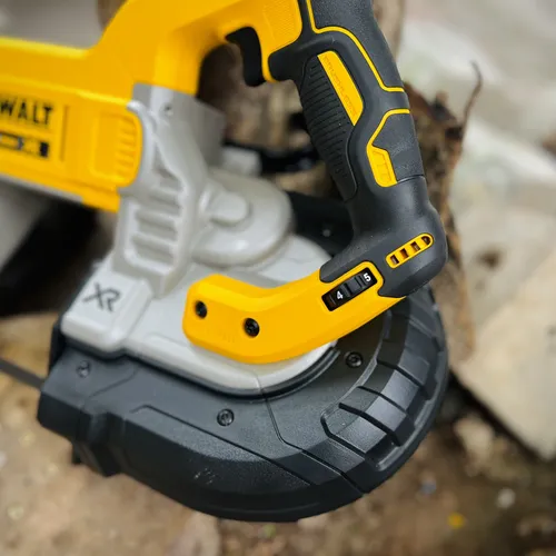 Máy cưa cầm tay 18V Dewalt DCS374 ( Hàng USA)