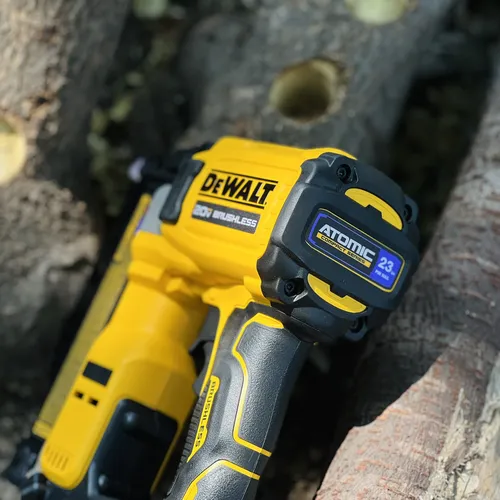 Máy bắn đinh pin Dewalt DCN623 Hàng USA