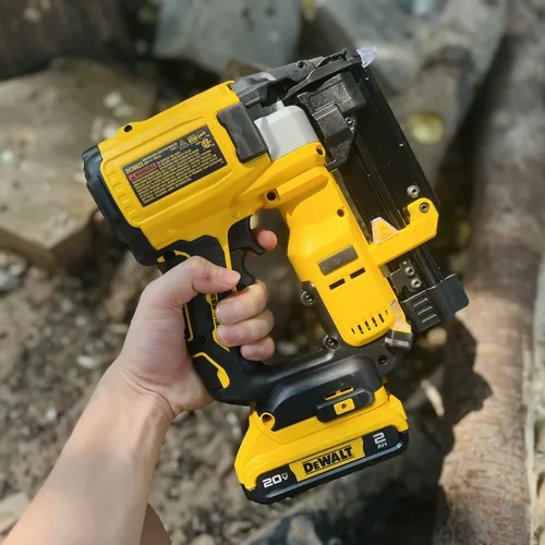 Máy bắn đinh pin Dewalt DCN623 Hàng USA