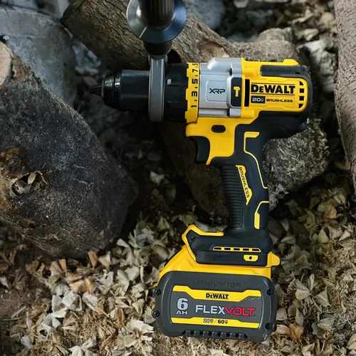Máy khoan động lực dùng pin 18V DeWalt DCD999