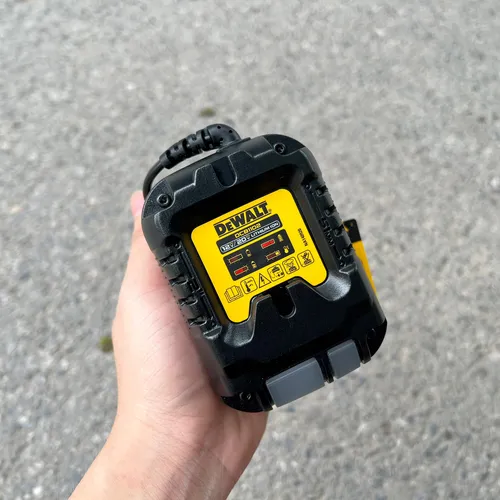 Bộ sạc pin 10.8-18V/ 2A Dewalt DCB1102-B1
