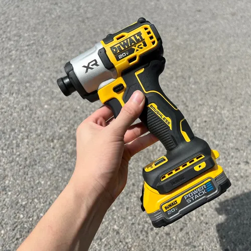 Máy bắt vít dùng pin 20V Dewalt DCF845