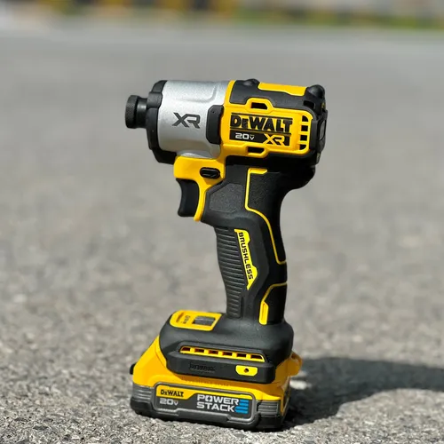Máy bắt vít dùng pin 20V Dewalt DCF845
