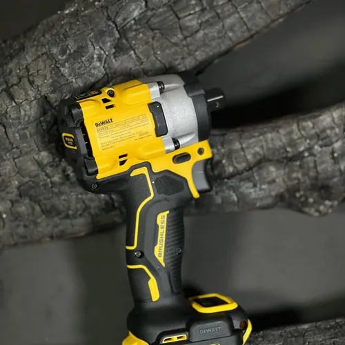 Máy siết bulong dùng pin 20V Dewalt DCF922