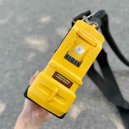Máy hút bụi đeo vai Dewalt DWH161