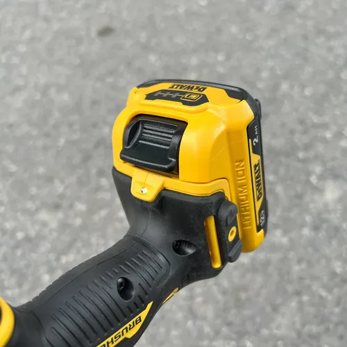 Combo máy khoan pin cầm tay Dewalt 12V DCD706D2