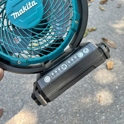 Quạt dùng pin 18V Makita DCF102