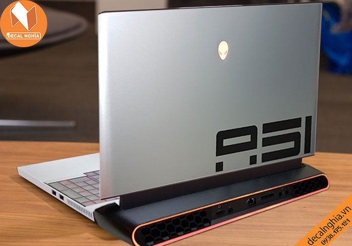 Aluminum dán Laptop Alienware Area 51M bảo vệ đến từng chi tiết nhỏ Aluminum dán Laptop Alienware Area 51M bảo vệ đến từng chi tiết nhỏ