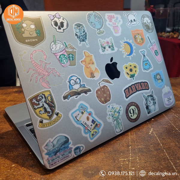 Thiết kế stiker macbook lên skin