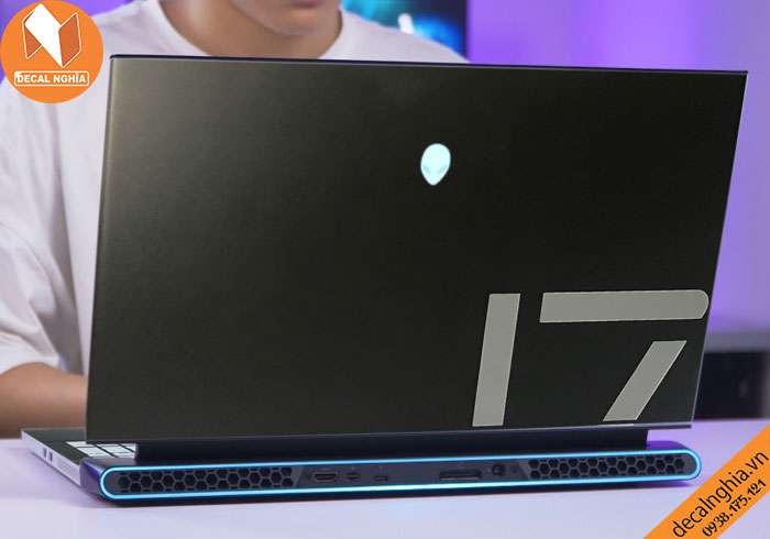 Aluminum dán Laptop Alienware M17R4 bảo vệ đến từng chi tiết nhỏ Aluminum dán Laptop Alienware M17R4 bảo vệ đến từng chi tiết nhỏ