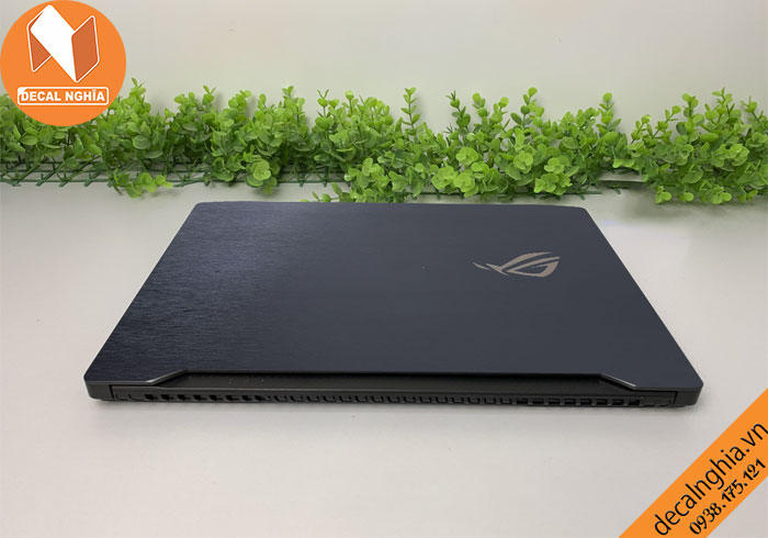 Decal dán laptop Asus Rog Strix Scar II GL704G hạn chế dấu vân tay khi sử dụng Decal dán laptop Asus Rog Strix Scar II GL704G hạn chế dấu vân tay khi sử dụng