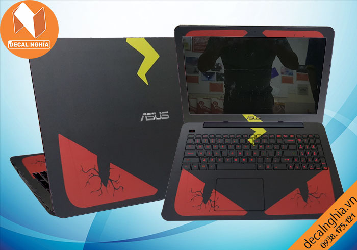 Dán laptop Asus F555 mang đậm dấu ấn cá nhân Dán laptop Asus F555 mang đậm dấu ấn cá nhân