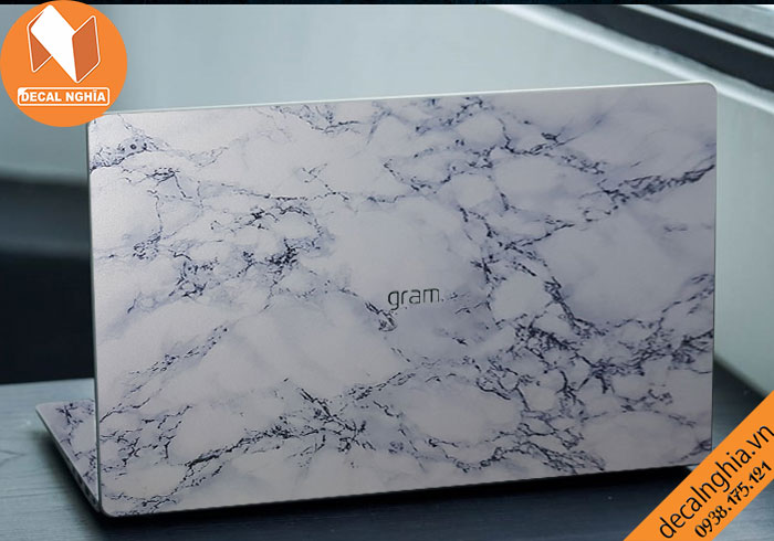 Aluminum dán laptop LG Gram 17, biến chiếc vỏ nhựa cũ kĩ thành vỏ nhôm hoàn hảo Aluminum dán laptop LG Gram 17, biến chiếc vỏ nhựa cũ kĩ thành vỏ nhôm hoàn hảo