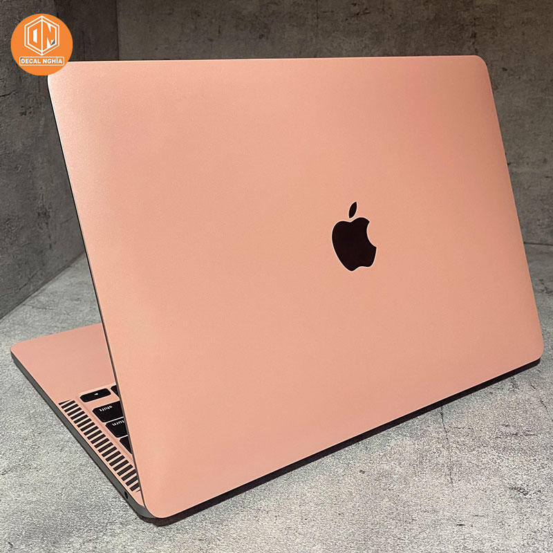 Sản phẩm hoàn thành khi dán skin laptop