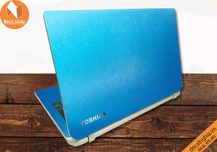 Aluminum dán laptop TOSHIBA, biến chiếc laptop cũ kĩ trợ nên đẳng cấp Aluminum dán laptop TOSHIBA, biến chiếc laptop cũ kĩ trợ nên đẳng cấp
