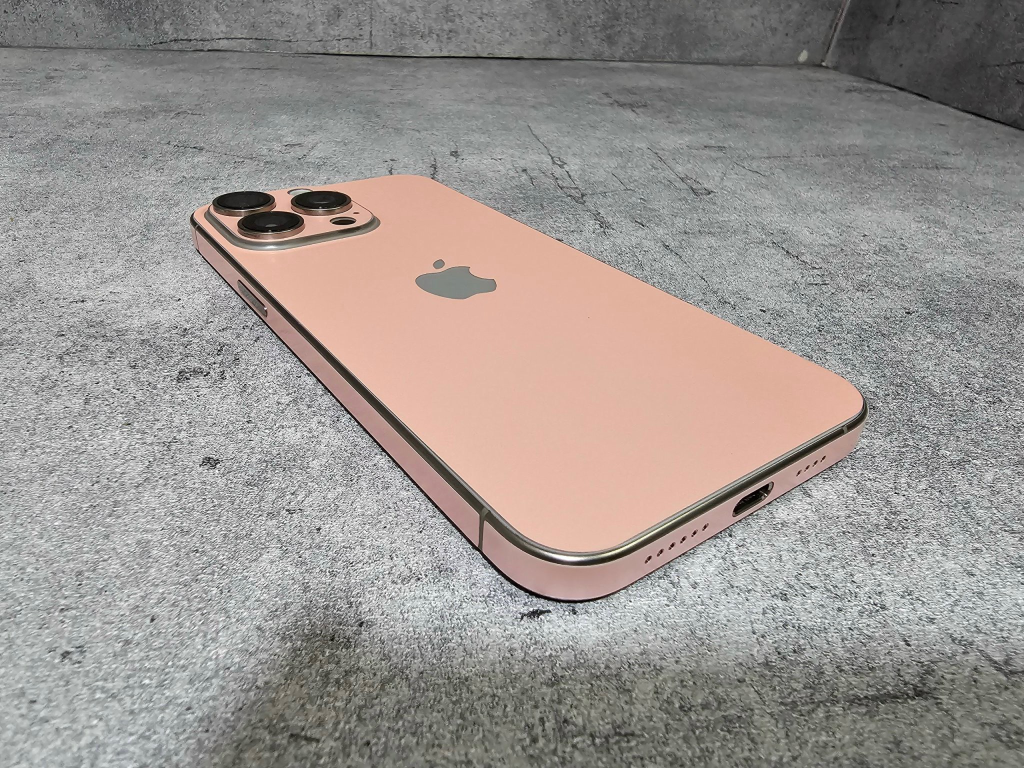 dán-skin-điện-thoại-tại-decal-nghĩa