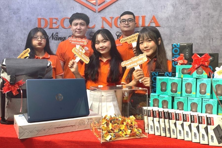 Decal Nghĩa tri ân khách hàng 10 năm "Dán laptop - Trúng laptop"