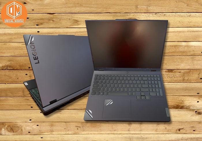 Aluminum dán laptop Lenovo Legion Pro 7 16IRX9H giữ nguyên màu zin vỏ máy Aluminum dán laptop Lenovo Legion Pro 7 16IRX9H giữ nguyên màu zin vỏ máy