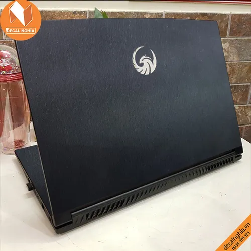 Aluminum dán laptop MSI Bravo 15