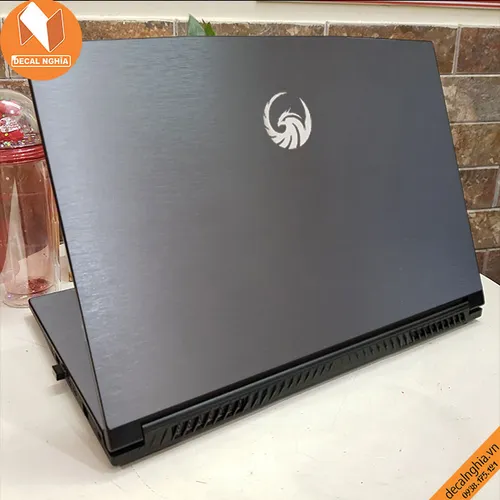 Aluminum dán laptop MSI Bravo 15