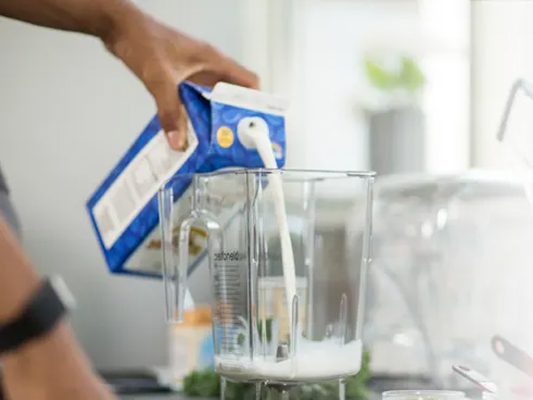 Công suất xay hàng ngày của Máy xay sinh tố công nghiệp Blendtec Connoisseur 825 lớn đạt 150 ly Công suất xay hàng ngày của Máy xay sinh tố công nghiệp Blendtec Connoisseur 825 lớn đạt 150 ly