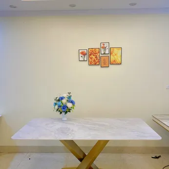 Bàn ăn mặt đá B 005