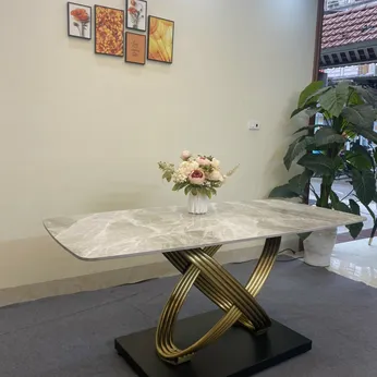 Bàn ăn mặt đá B 010