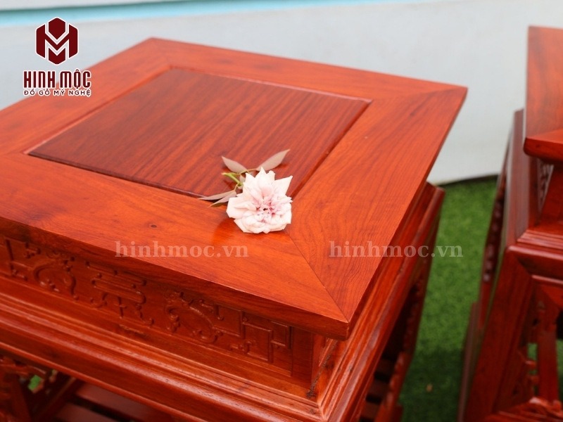 Đôn đèn gỗ hương có mặt đôn phẳng phiu rộng rãi Đôn đèn gỗ hương có mặt đôn phẳng phiu rộng rãi