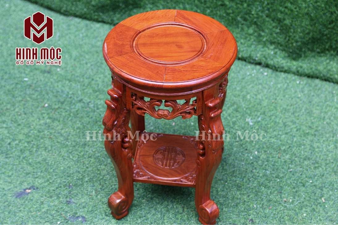 Đôn gỗ tròn chân rồng với mặt đôn tròn phẳng phiu Đôn gỗ tròn chân rồng với mặt đôn tròn phẳng phiu