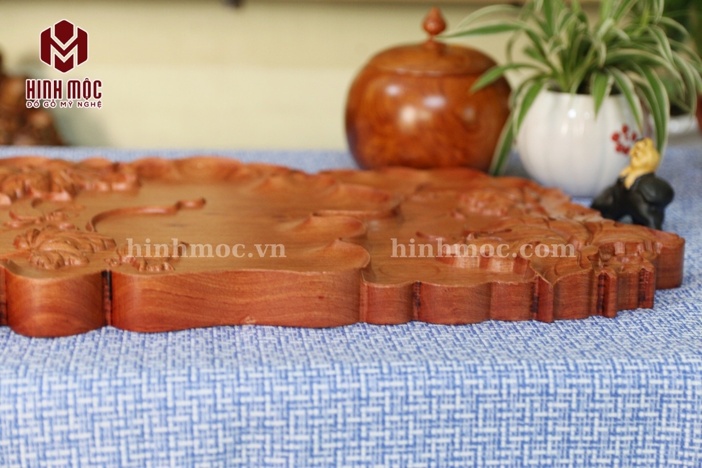 Khay trà gỗ hương nguyên khối họa tiết hoa bí 4 Khay trà gỗ hương nguyên khối họa tiết hoa bí 4