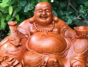 Những bức tượng Phật Di Lặc để bàn bạn không thể bỏ qua