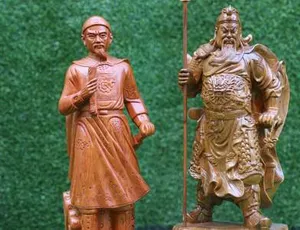 Người Việt nên thờ tượng Trần Hưng Đạo hay Quan Công?