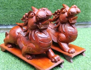 Cách Đặt Tượng Gỗ Tỳ Hưu Đúng Phong Thủy Để Chiêu Tài Và Bình An