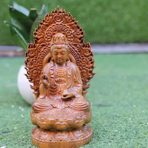Bồ Tát để xe gỗ bách xanh