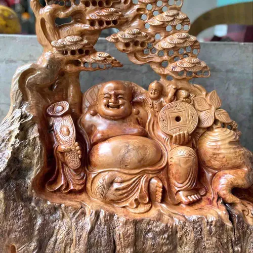 Di Lặc tùng gỗ lũa xá xị