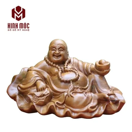 Tượng di lặc ngồi lá sen để xe ô tô