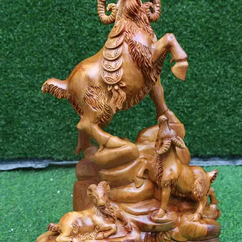 Tam Dương khai thái gỗ hương
