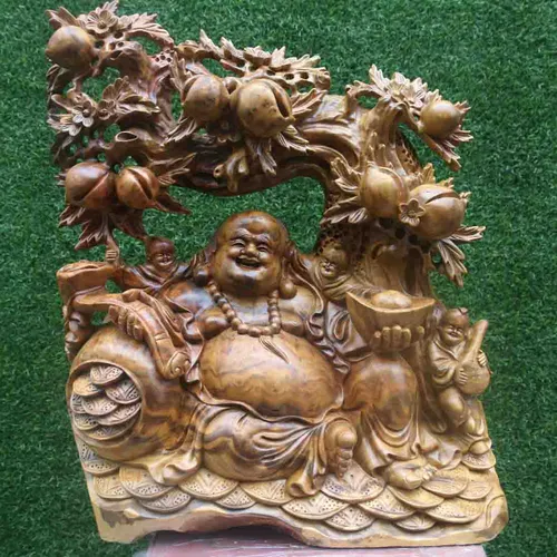 Di Lặc ngồi gốc cây đào cao 67cm gỗ xá xị