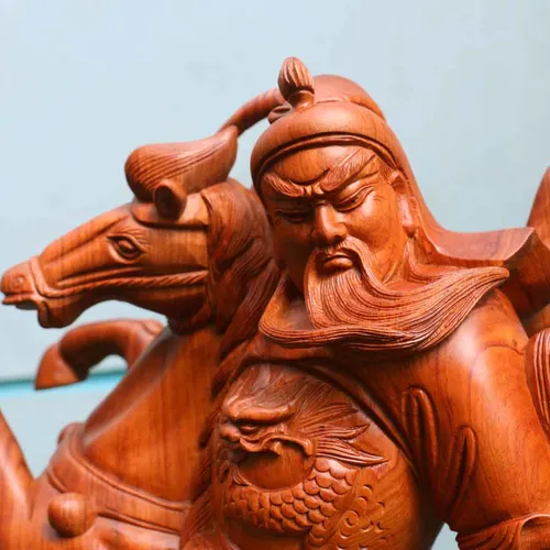 Tượng Quan Công cưỡi ngựa gỗ hương